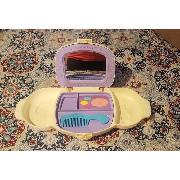 Vintage Fisher Price 1985 Dress Up Vanity Accessories - Incomplete - Picture 2 of 4